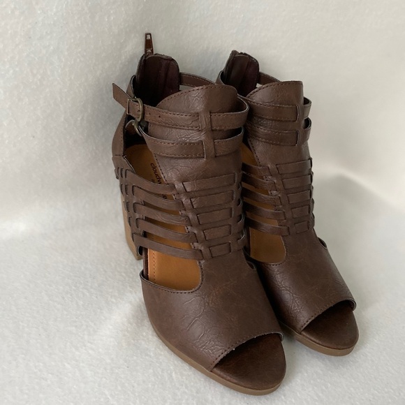 Cloudwalkers Size 7W Brown Open Toe Heel Sandals - Picture 2 of 16
